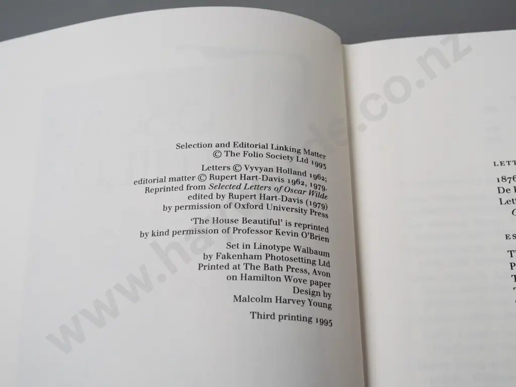 3-volume Folio Society slip-cased set of Oscar Wilde's plays, poems, stories, essays & letters - some fading & foxing Image 1++
