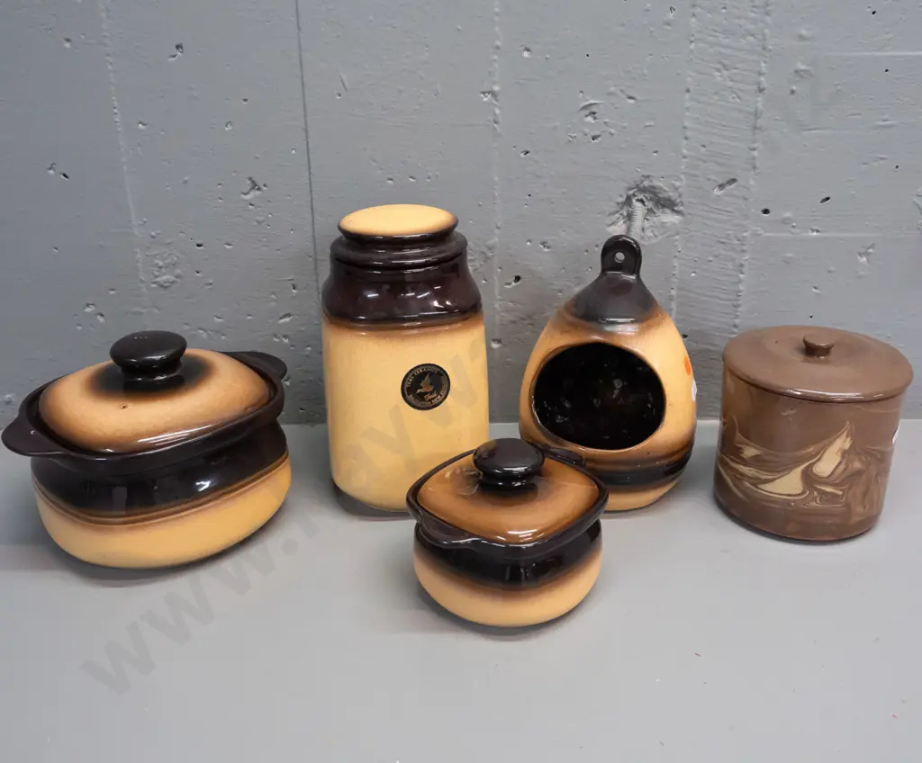 4 pieces Teal NZ pottery - salt pig, lidded canister, 2 lidded casseroles & a Te Rona lidded canister. Large casserole Image 1++