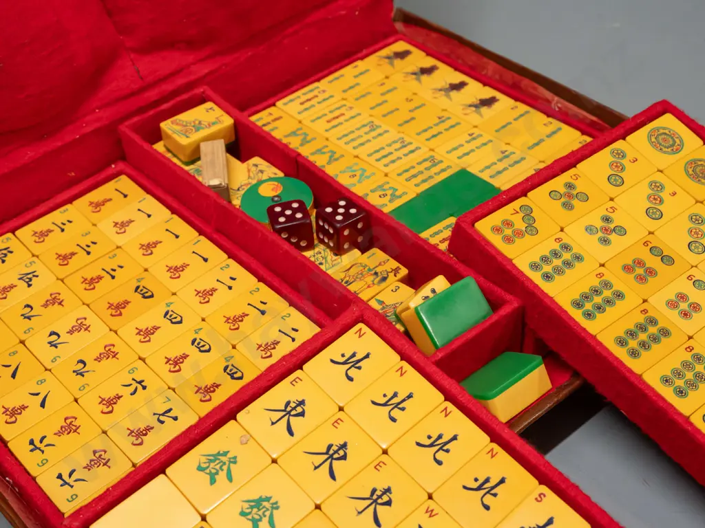 mahjong set in leather case with booklets, scorers, etc. & a set of 4 made in NZ made rimu tile holders L-420 D-125 Image 1++