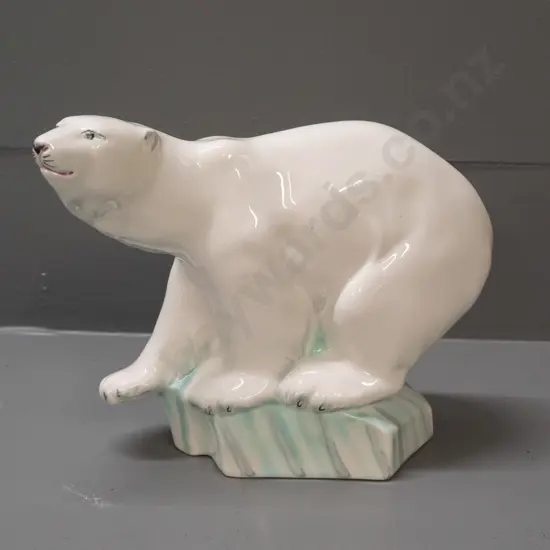 Wedgwood polar bear figure H-165 L-210