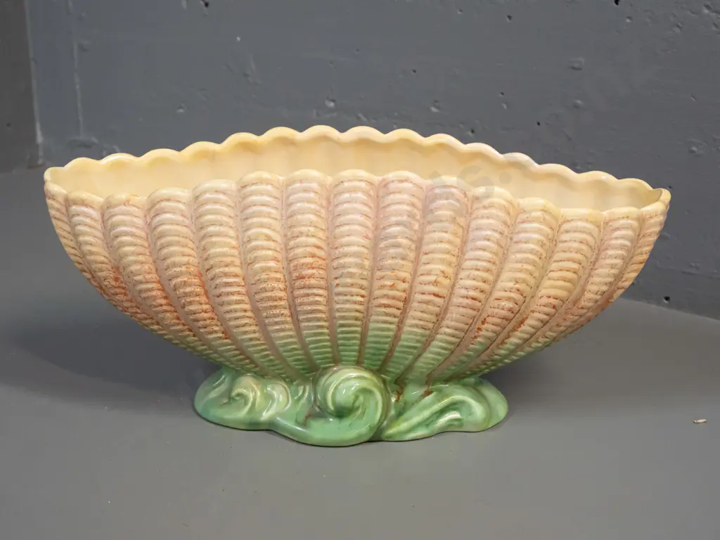 large Sylvac ribbed shell or coral shape trough vase - some staining inside H-175 L-370 Image 1++