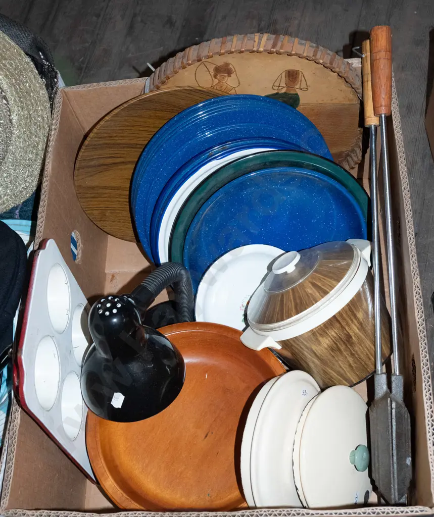box; enamel plates, desk top lamp, camp fire toastie pie machine Image 1++
