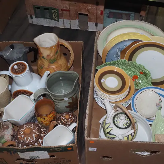 2x boxes; Crown Lynn plates, jugs, teapots, leaf dishes etc