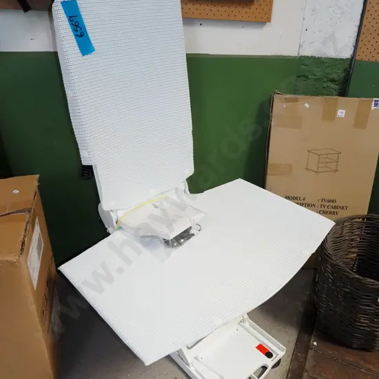 Invacare Aqua Tec bath lift