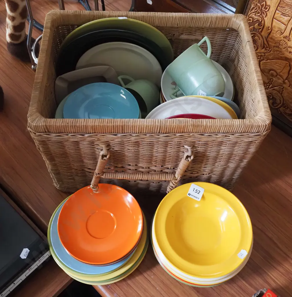 cane basket, picnic ware Image 1++