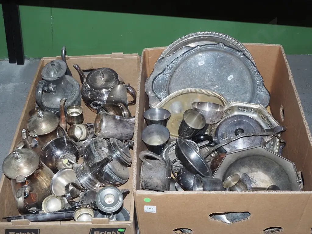 2x boxes of plated ware - green dots Image 1++