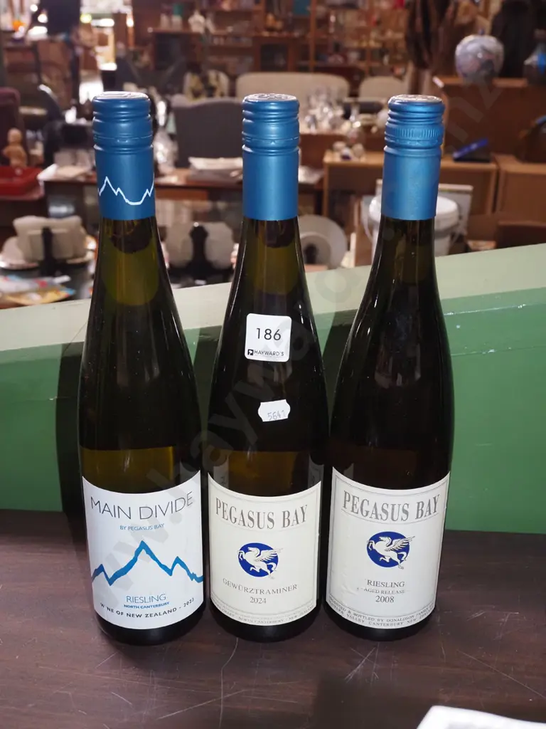 3x bottles of white wine Image 1++