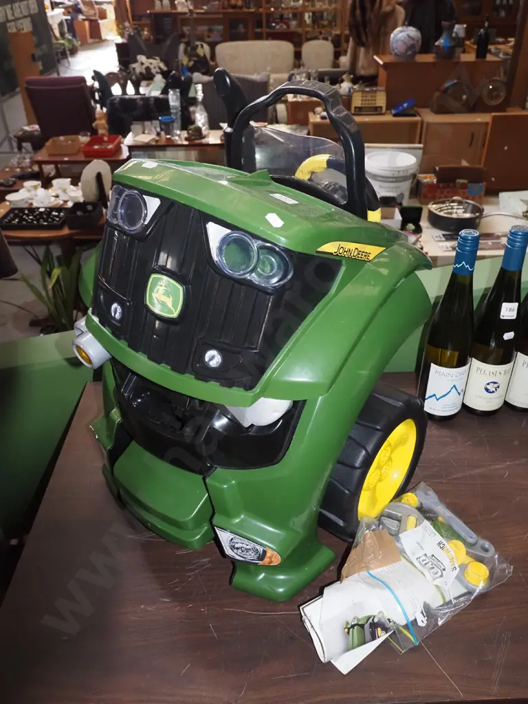 plastic toy John Deer child's tractor  Image 1++