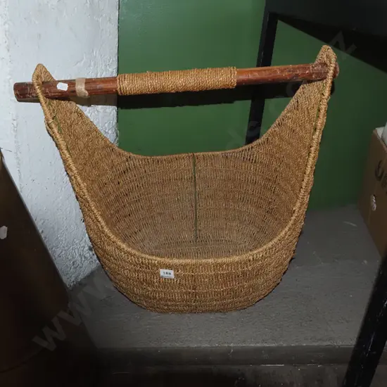 large seagrass wooden handled basket H570