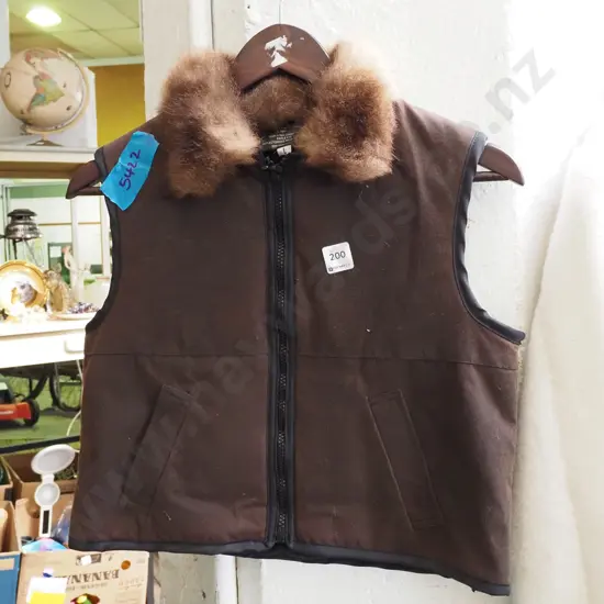 ladies large oilskin vest with fur collar