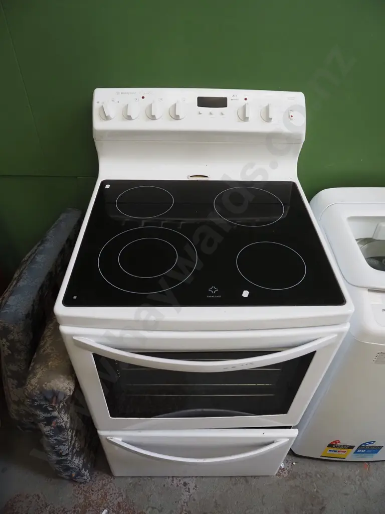 Westinghouse Apollo freestanding oven Image 1++