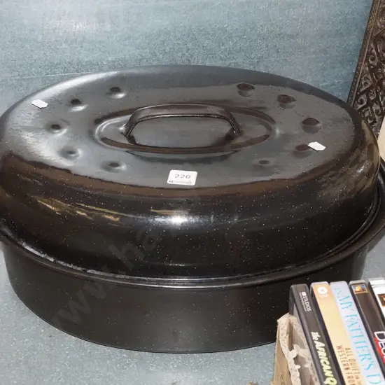 large black enamel roasting dish Diam500