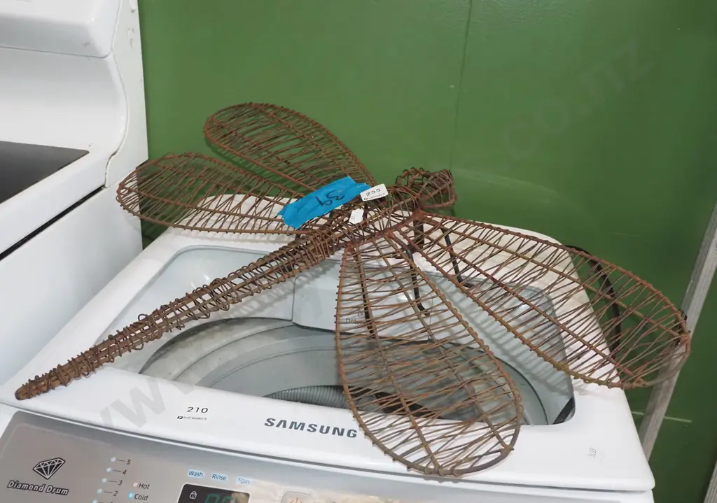 wrought metal dragonfly ornament W600 Image 1++