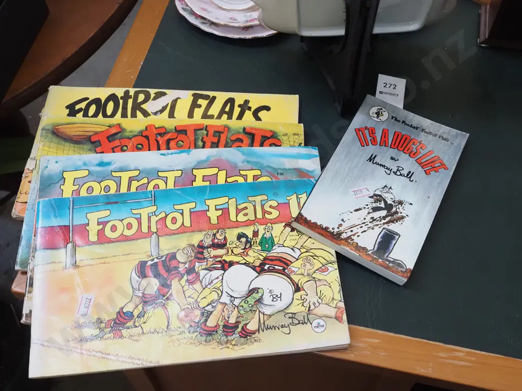 Footrot Flat books Image 1++