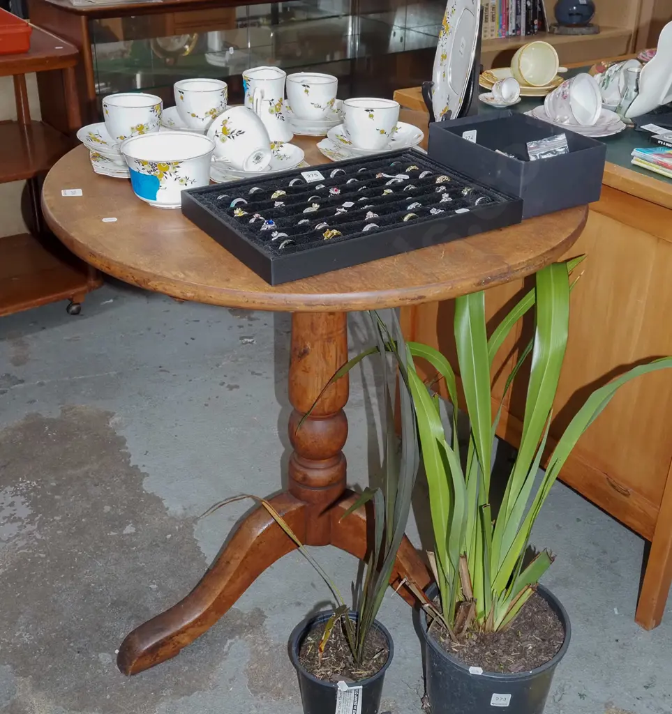 colonial mahogany pedestal occasional table H760 Diam760 Image 1++