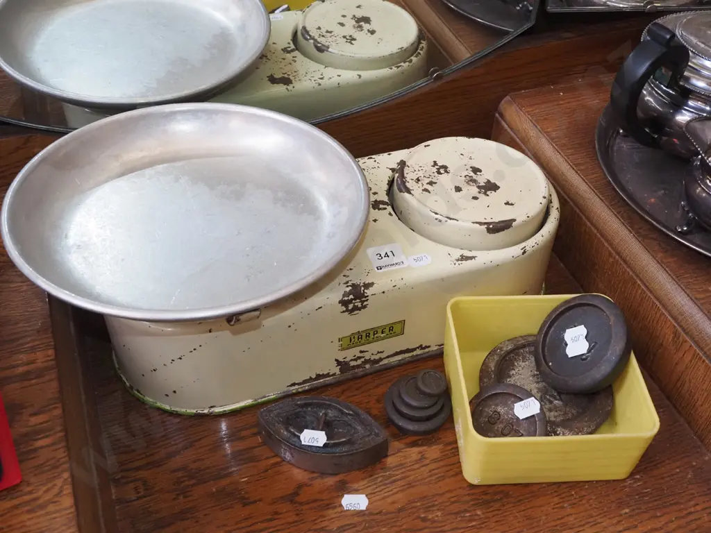 Harper balance scales Image 1++