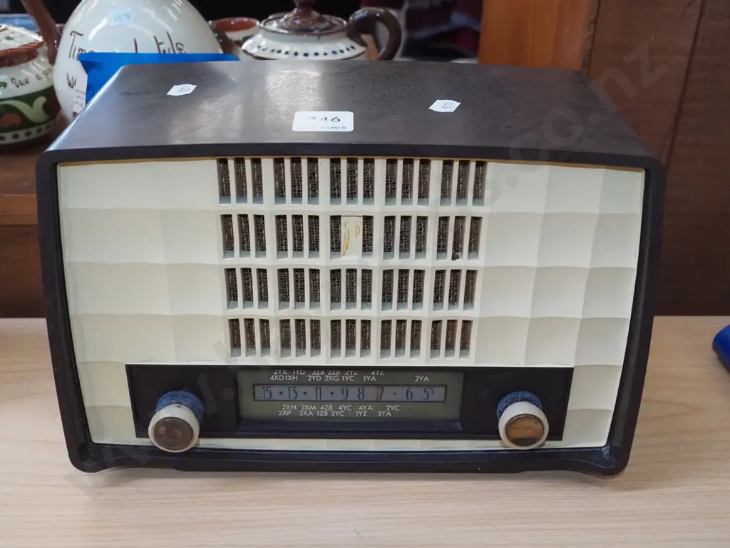 Bakelite cased mantle radio As Is No Returns Image 1++