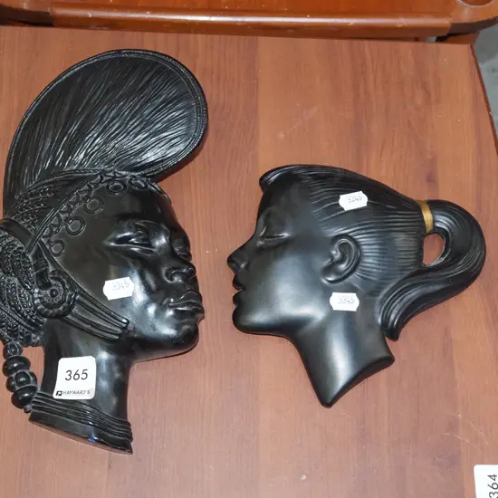 2x female wall silhouettes