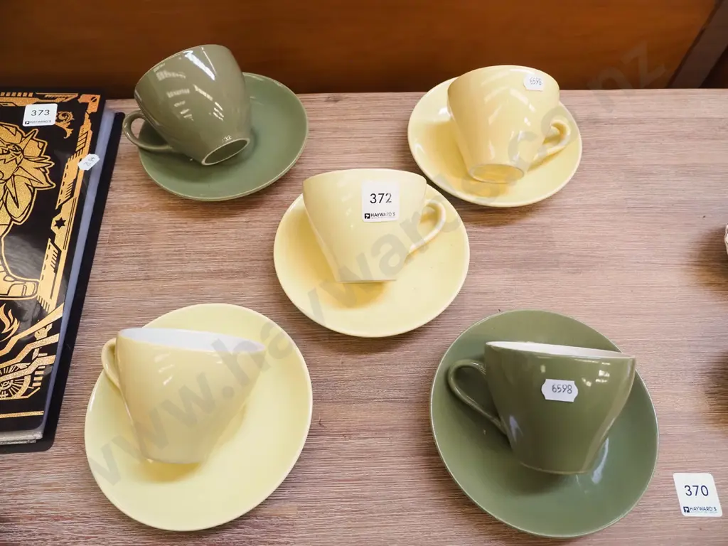 5x Crown Lynn colour glaze cups and saucers Image 1++