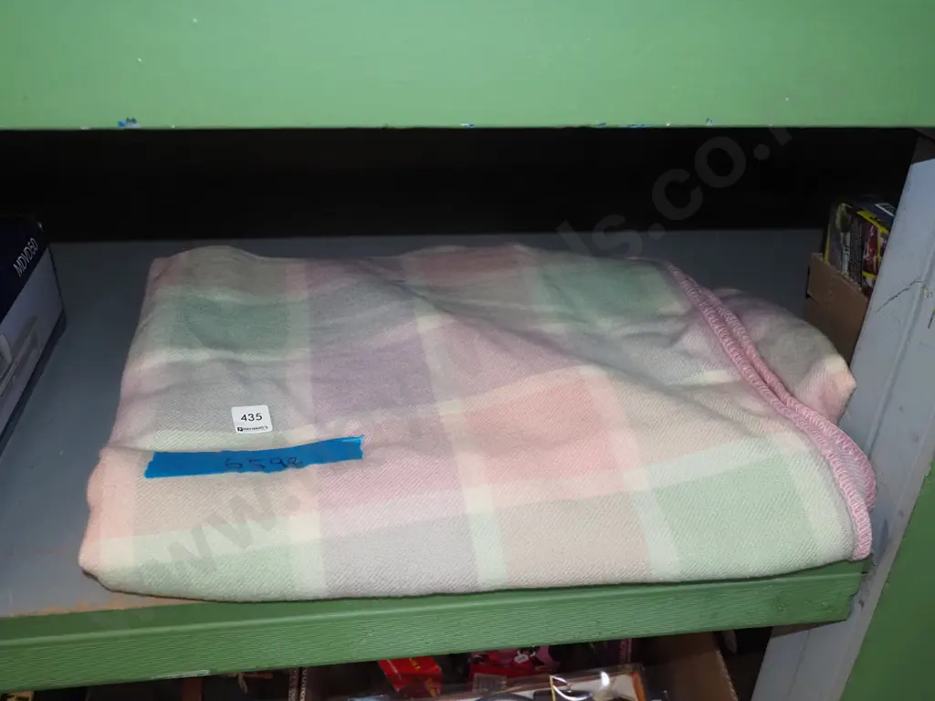 checked woollen blanket Image 1++