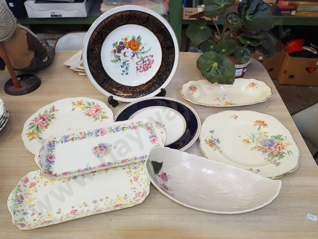 cabinet plates, Crown Devon leaf dish, sandwich plate etc Image 1++