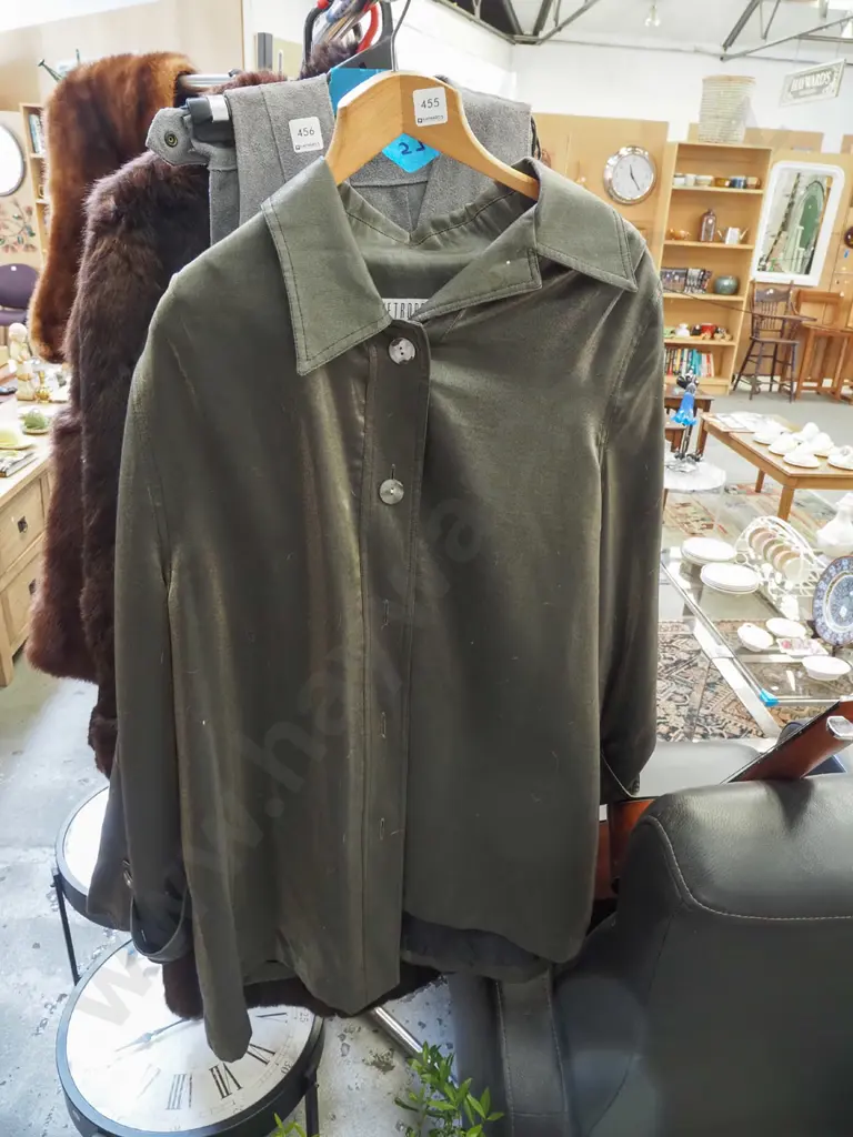 ladies green fabric size medium jacket Image 1++