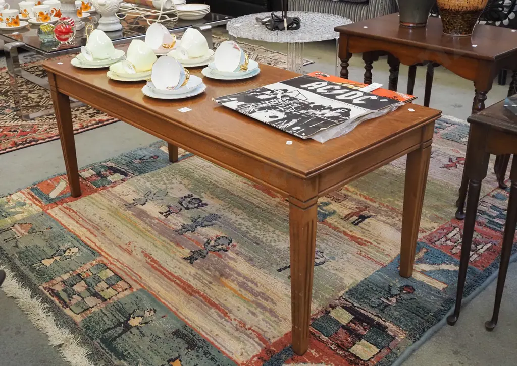 mahogany coffee table - slight wear to top Image 1++