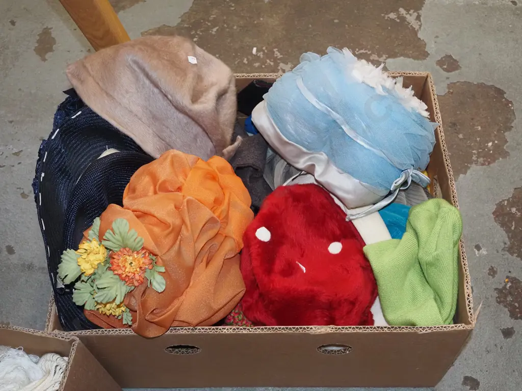 box of hats Image 1++