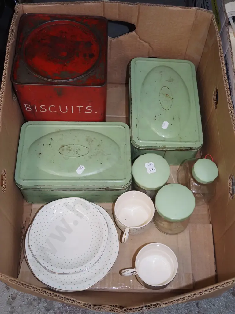 box; biscuit tins, canisters etc Image 1++