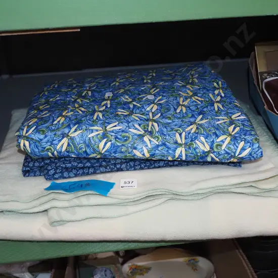 woollen blanket, small quilt