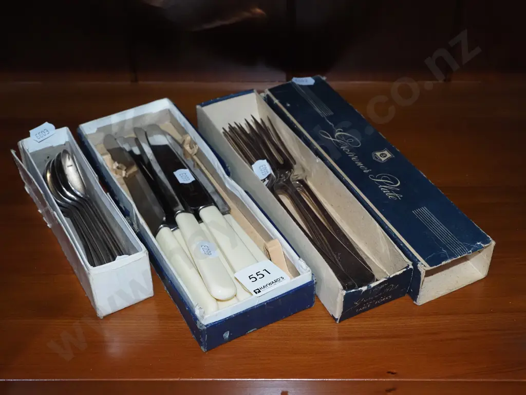 bone handled knives, teaspoons, forks Image 1++