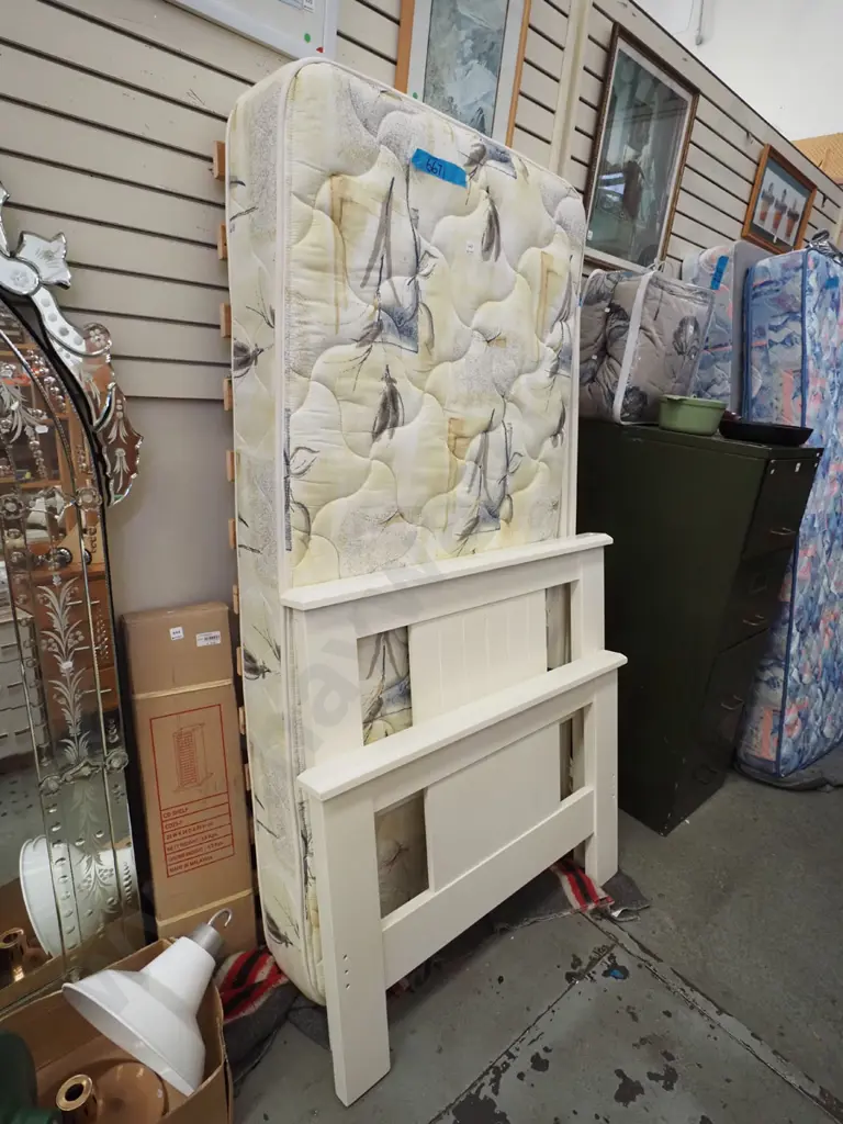 single slat bed base, mattress and headboards Image 1++