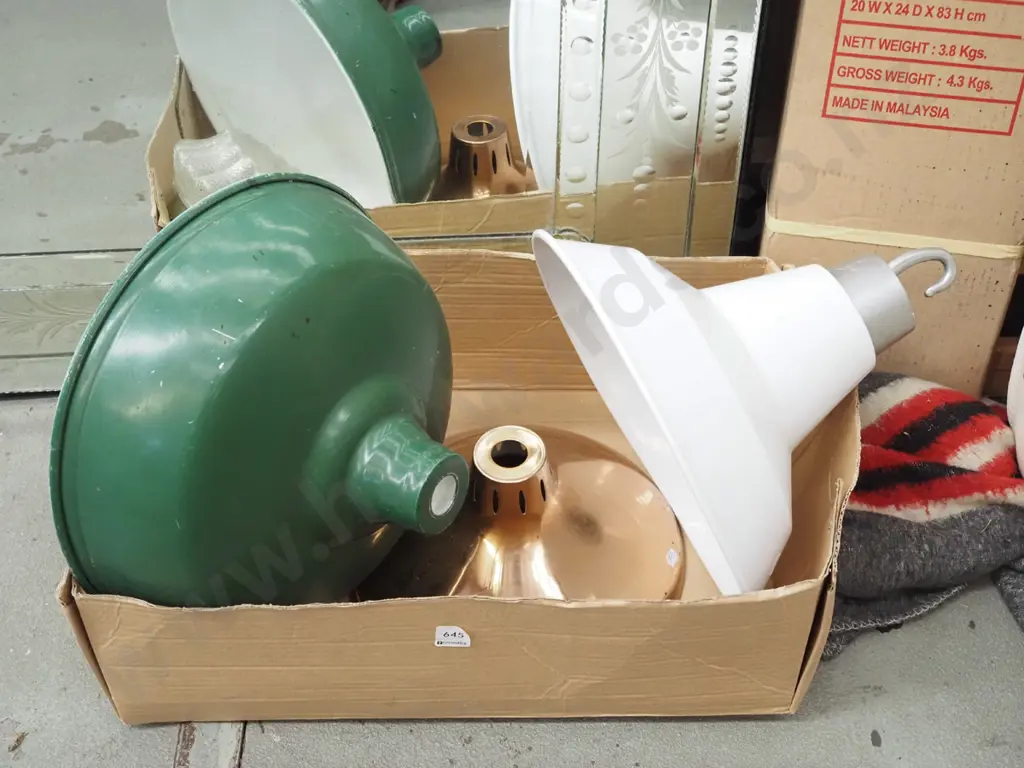 box; glass light fitting, 3x metal light fittings Image 1++