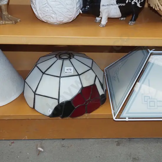 shelf; 3x light shades