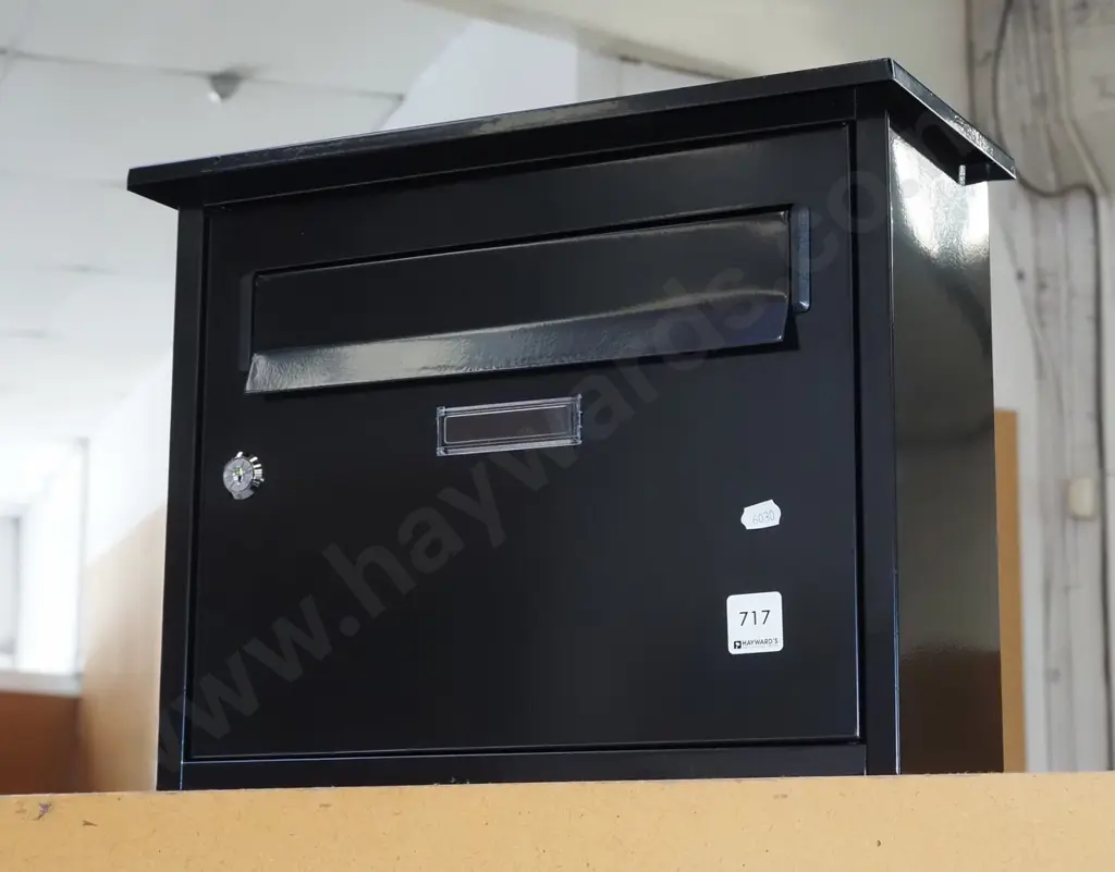 lockable mail box Image 1++