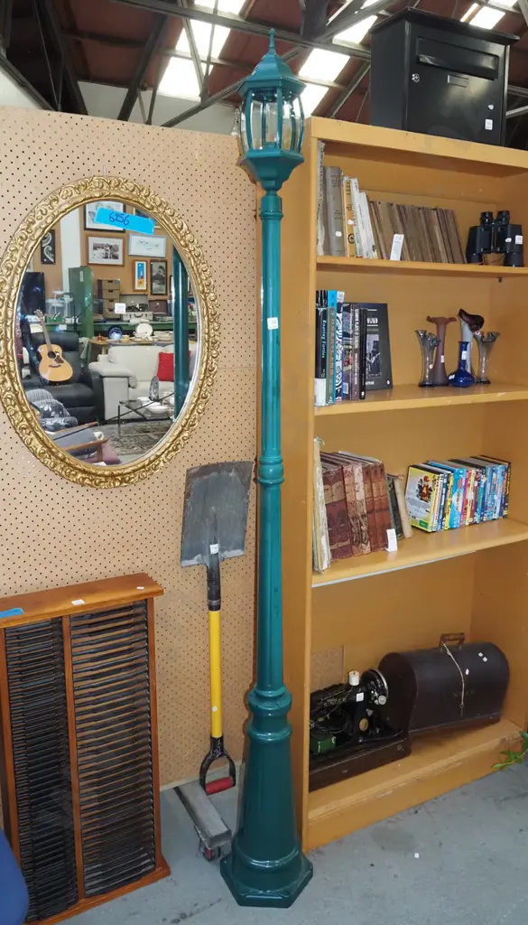 green metal reproduction Victorian garden light H2100 Image 1++