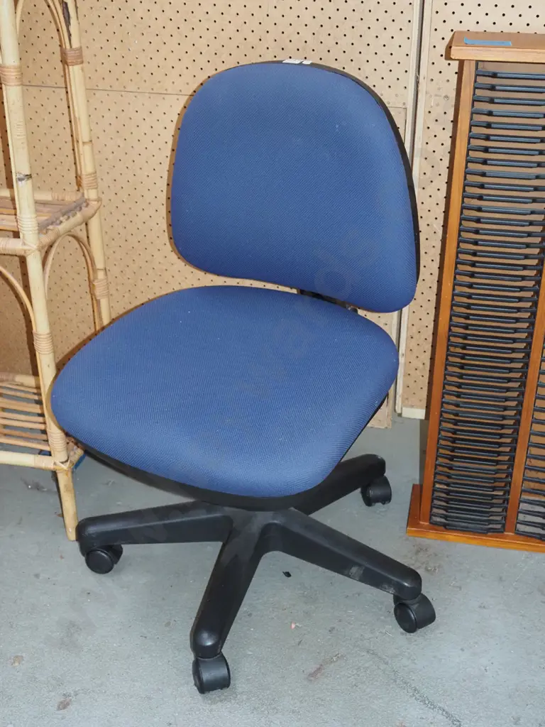 dark blue office chair Image 1++