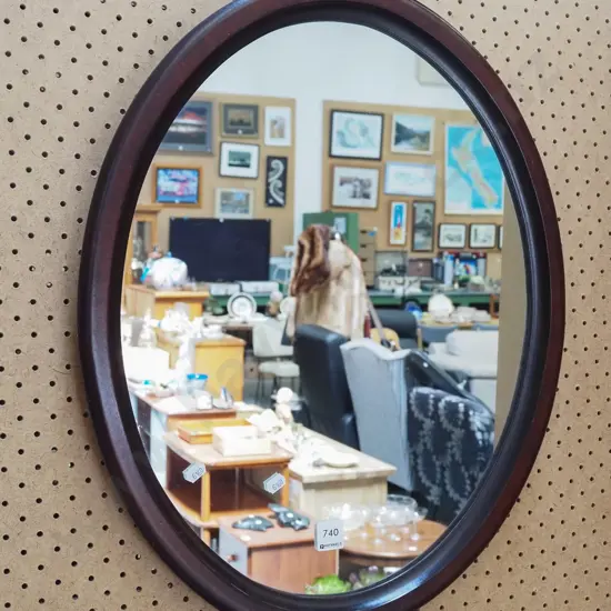 oval wall mirror H550