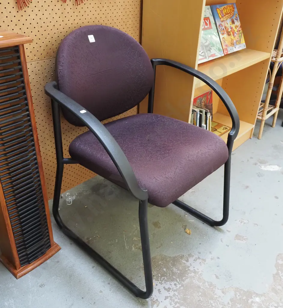 plastic and purple reception chair Image 1++