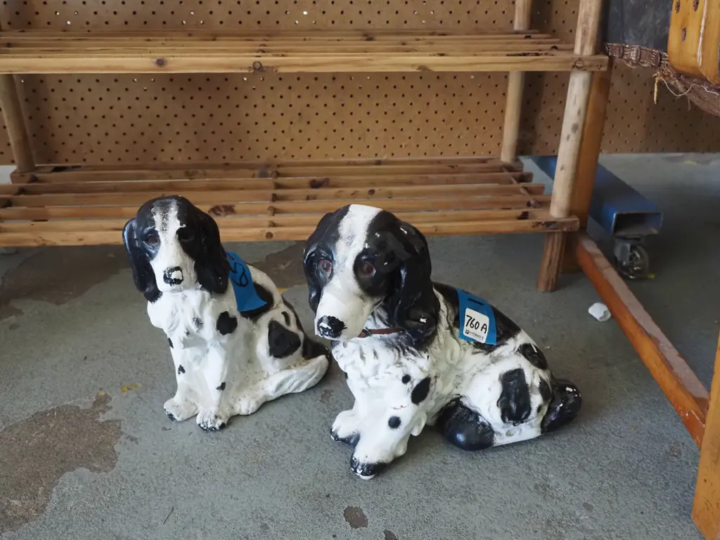 2x painted plaster dog figurines Image 1++