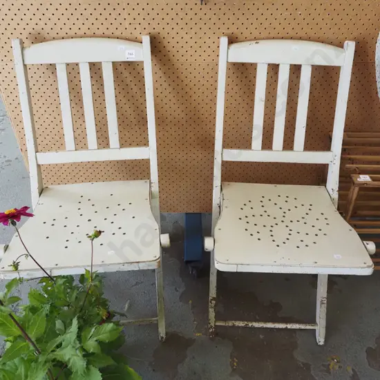 2x painted wooden foldaway deck chairs
