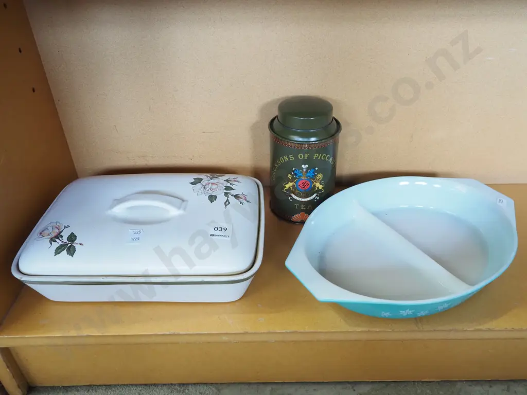 Denby casserole, retro segmented pyrex dish, tea tin Image 1++