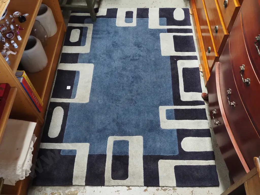 contemporary grey and blue floor mat L1580 W1060 Image 1++