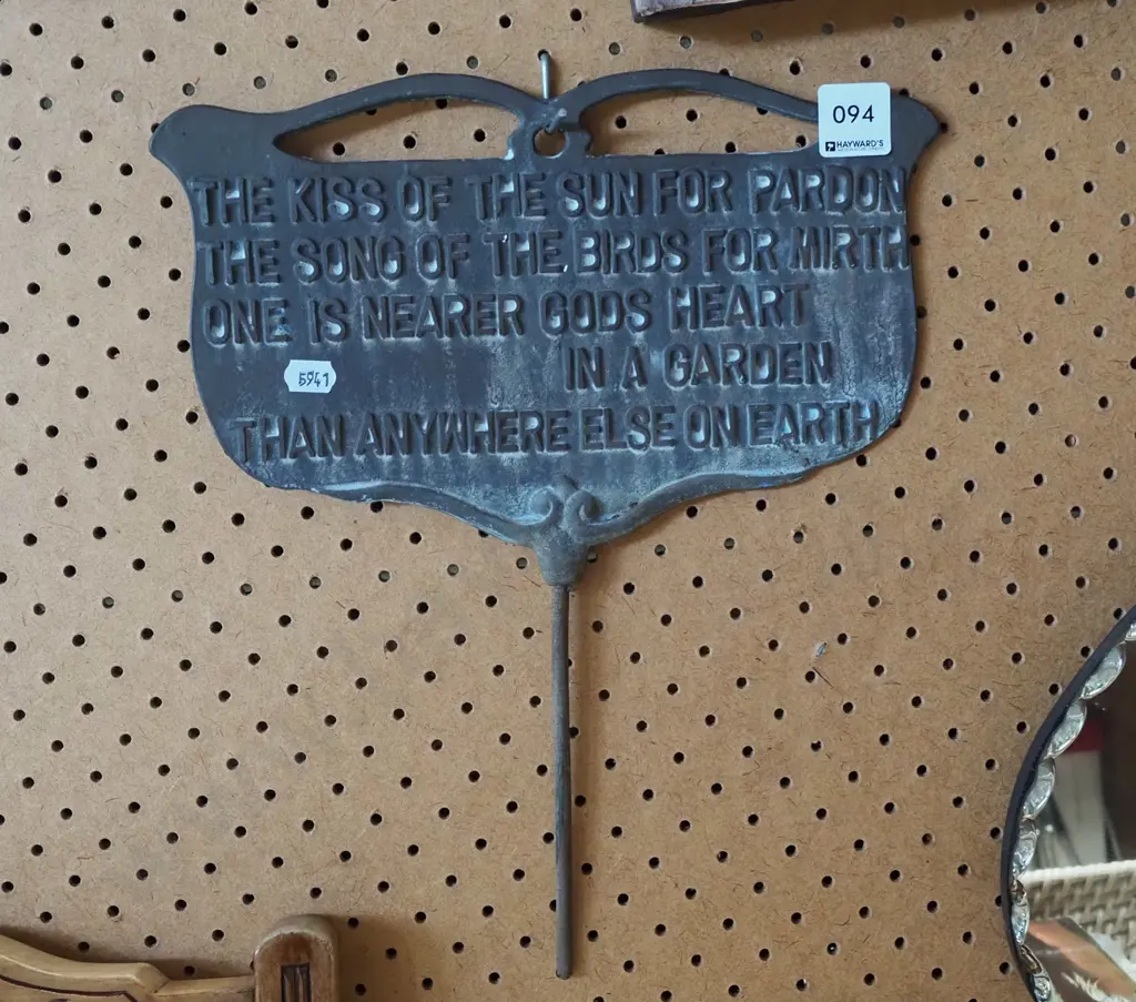 cast metal garden motto Image 1++