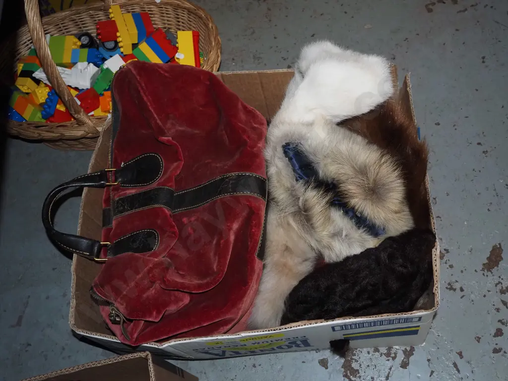 box; fur hats, fabric hold all Image 1++