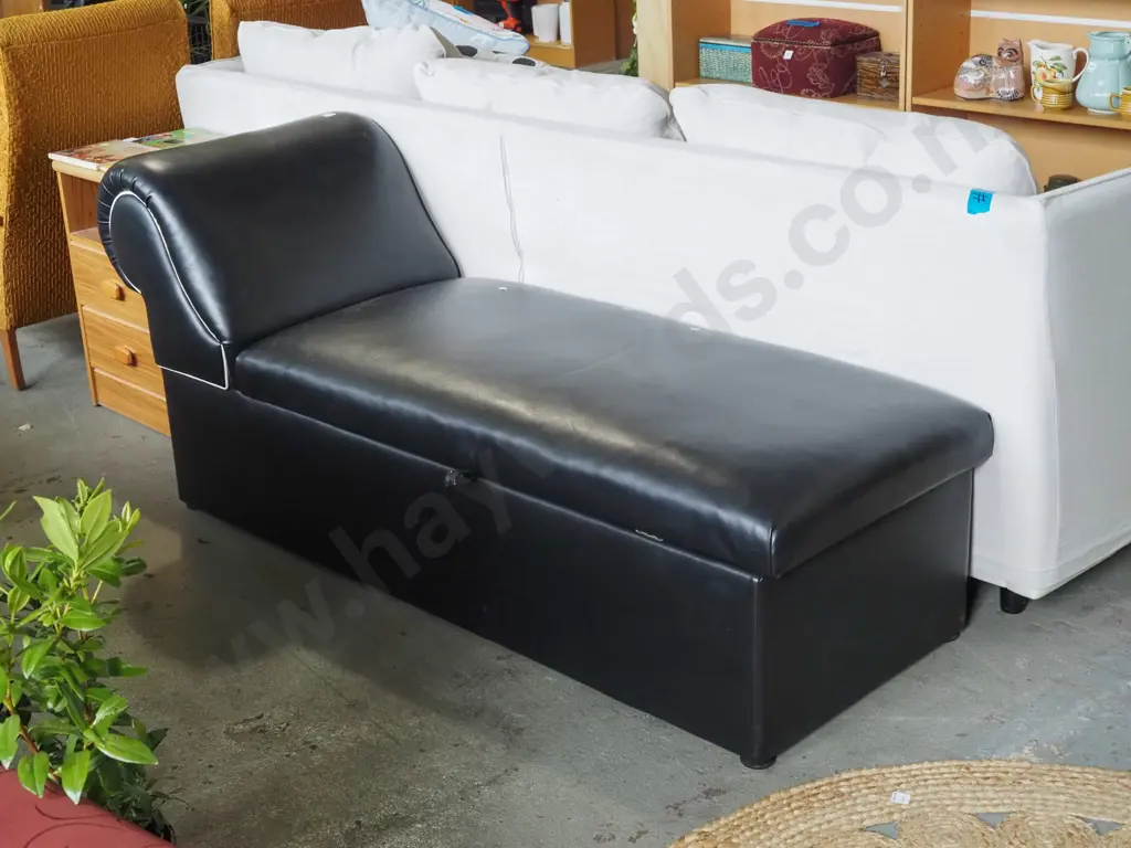 black vinyl storage chaise longue H740 W1700 D590 Image 1++