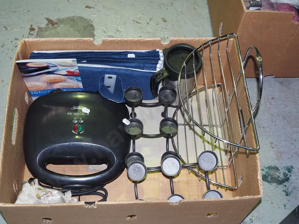 box; candelabra tea lights, coffee keeper cut etc Image 1++