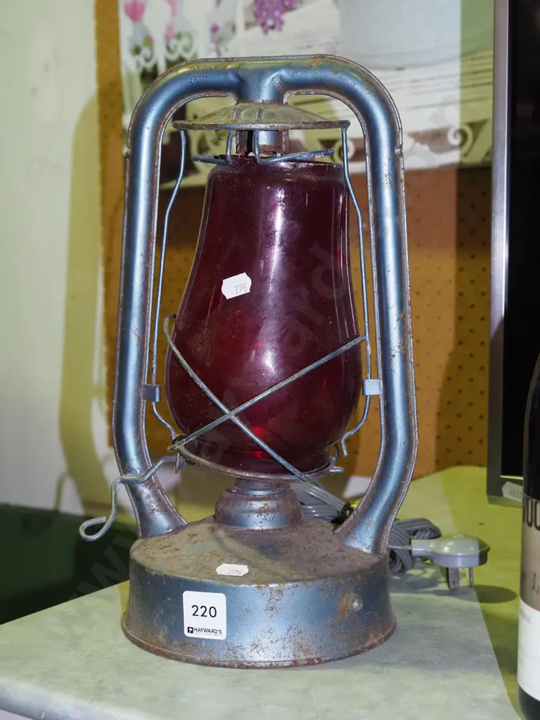 lantern themed table lamp Image 1++