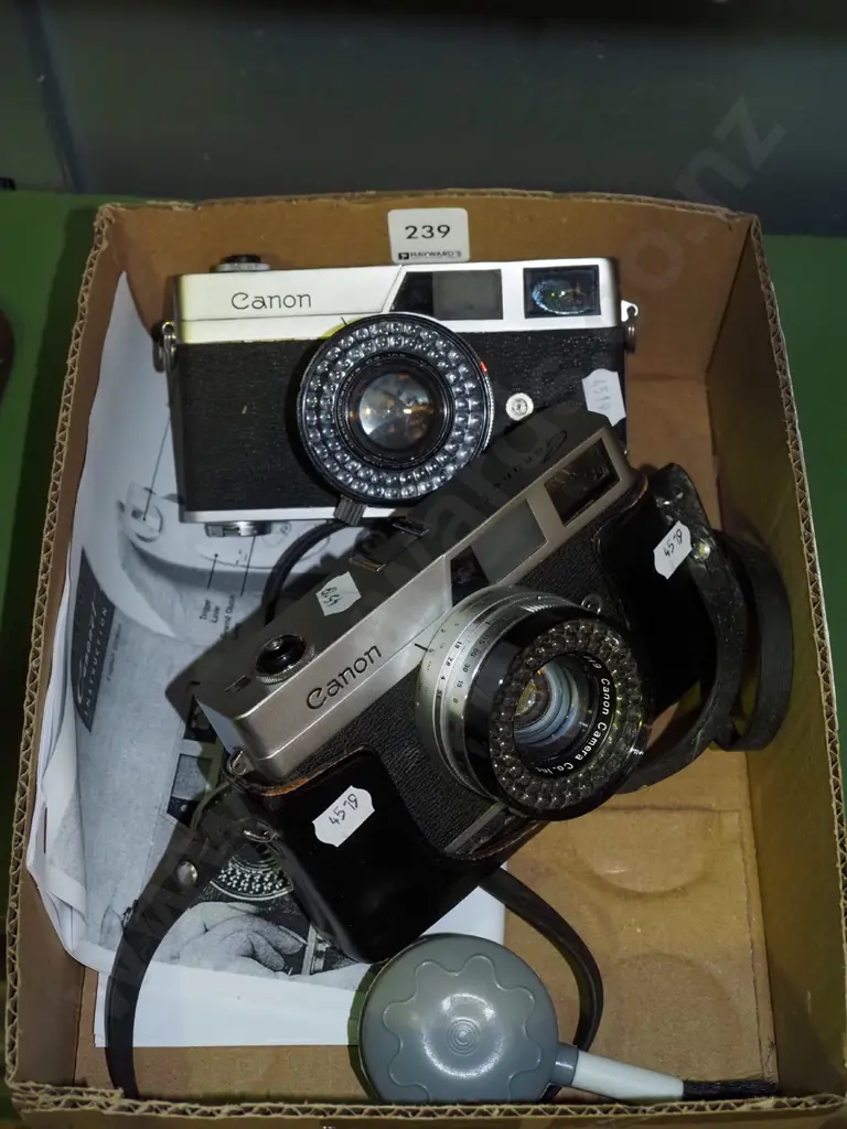 2x Canon 35mm cameras Image 1++