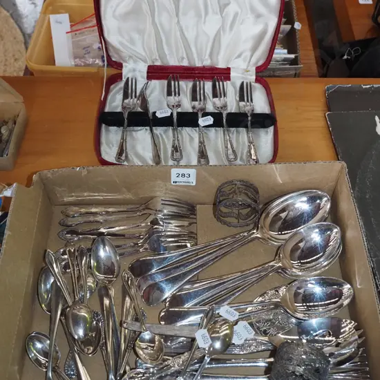 cased cake forks, cutlery